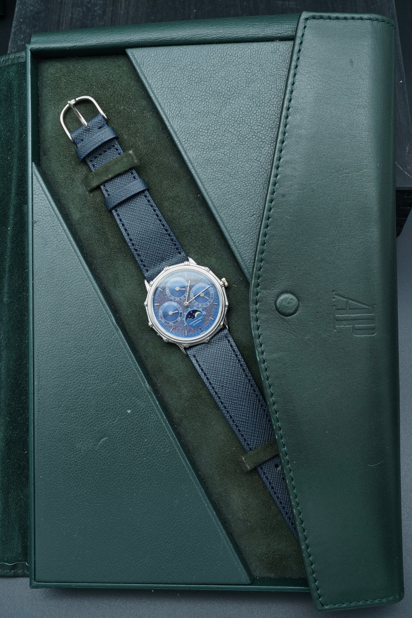 Audemars Piguet Quantième Perpétual 5561PT Extract