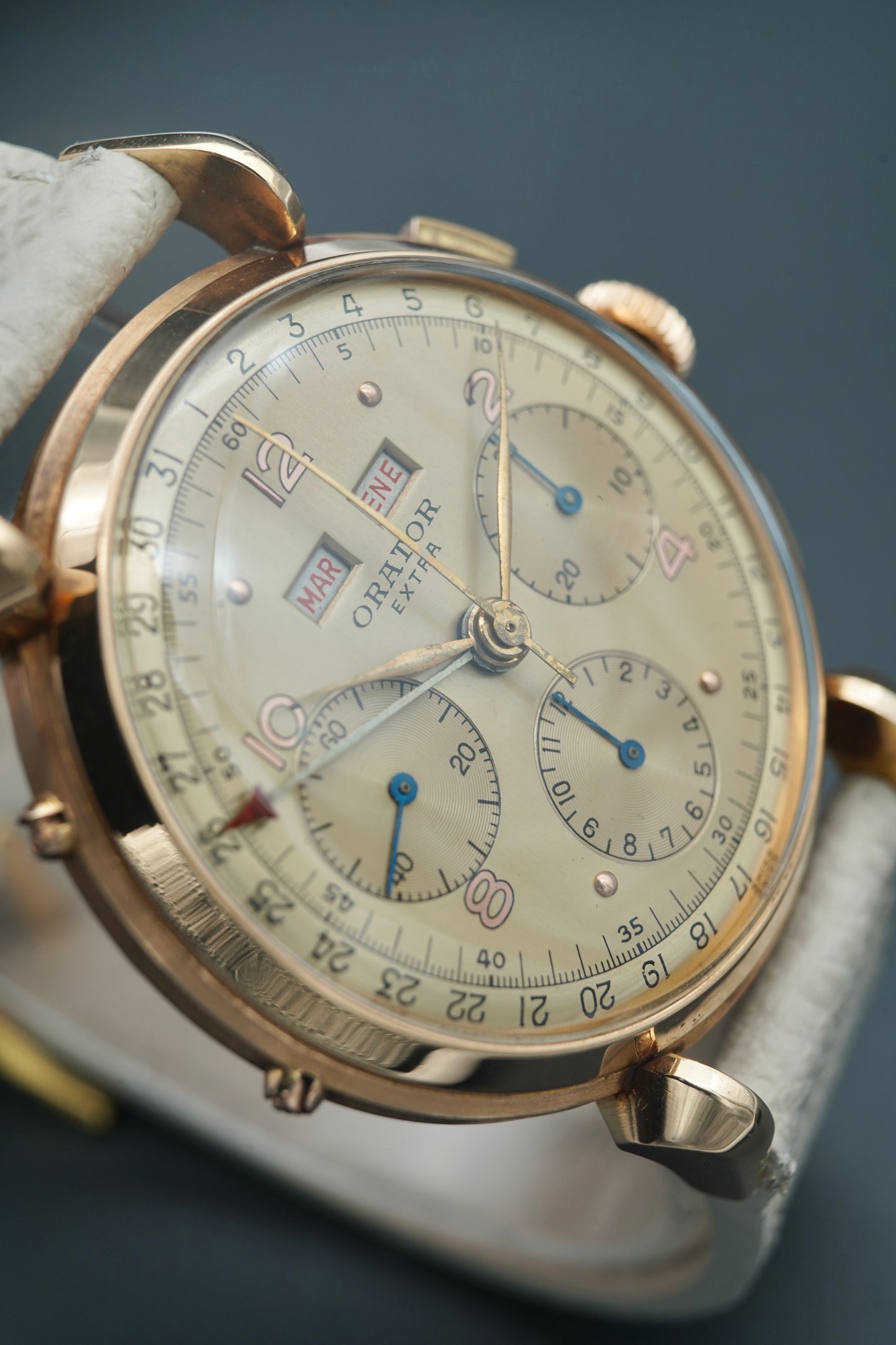 Orator Extra Chronograph Triple Date Valjoux 72C - Rose Gold