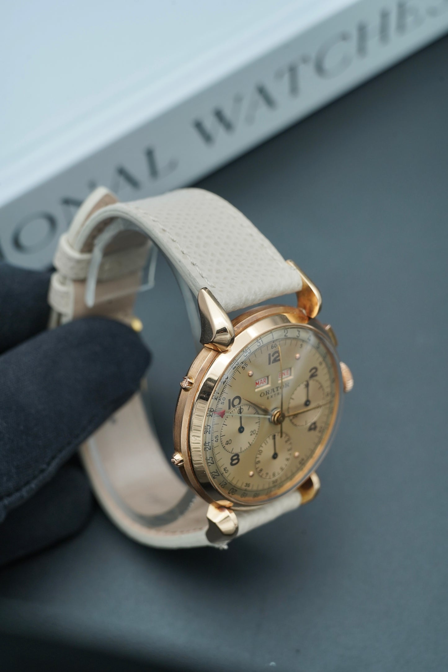 Orator Extra Chronograph Triple Date Valjoux 72C - Rose Gold