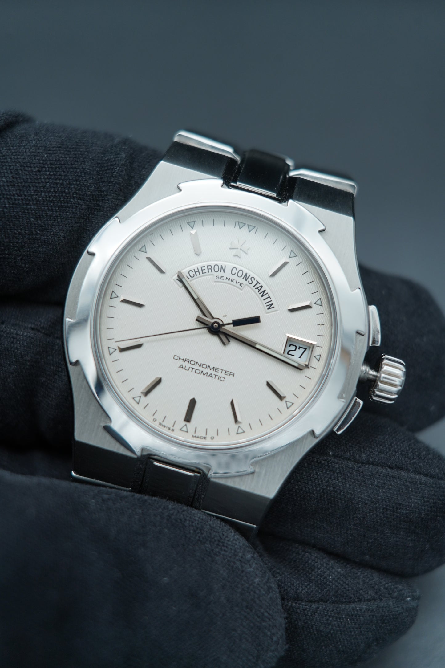 Vacheron Constantin Overseas 42040 - White dial