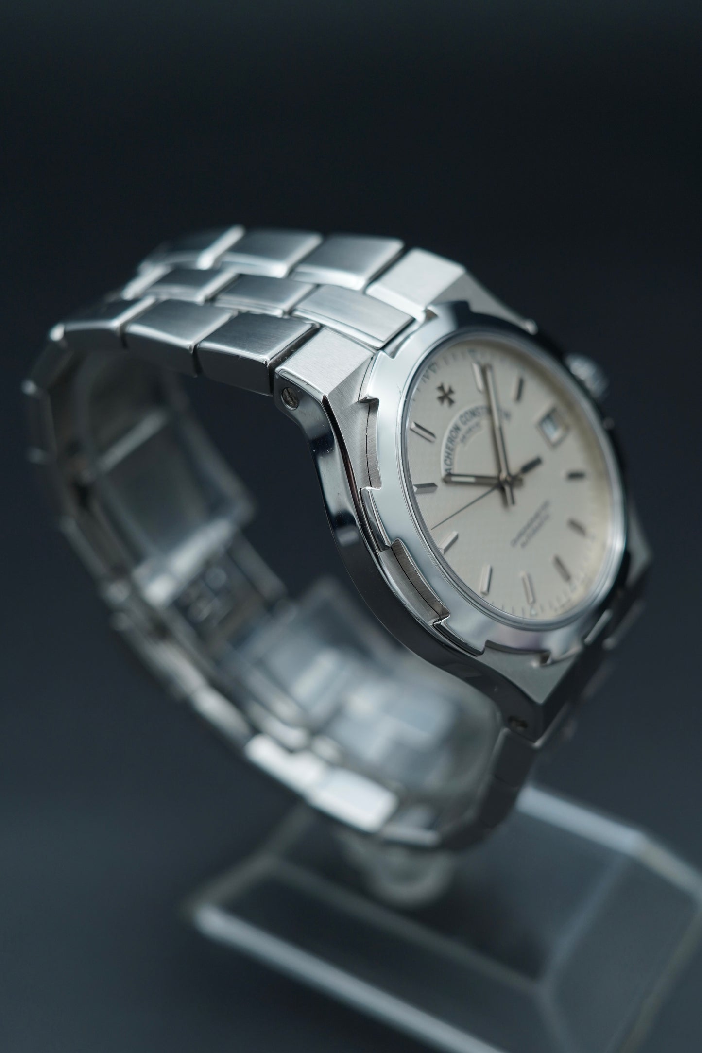 Vacheron Constantin Overseas 42040 - White dial