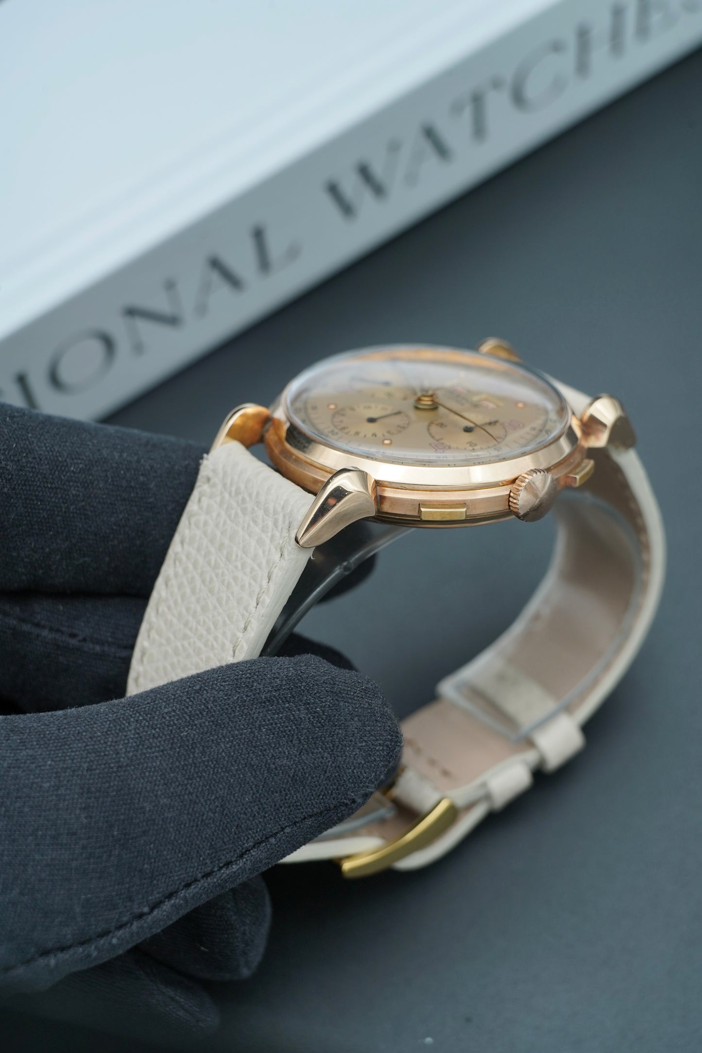 Orator Extra Chronograph Triple Date Valjoux 72C - Rose Gold